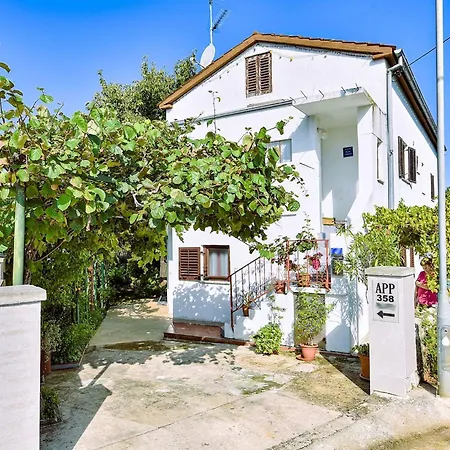 Daire Spacious With Garden *