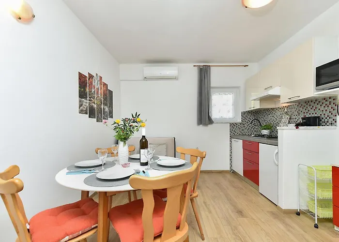 Spacious With Garden * بوريتش