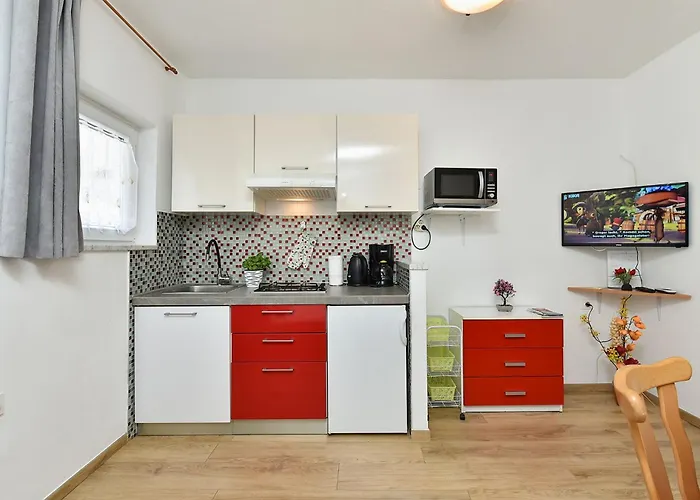 Spacious With Garden * بوريتش