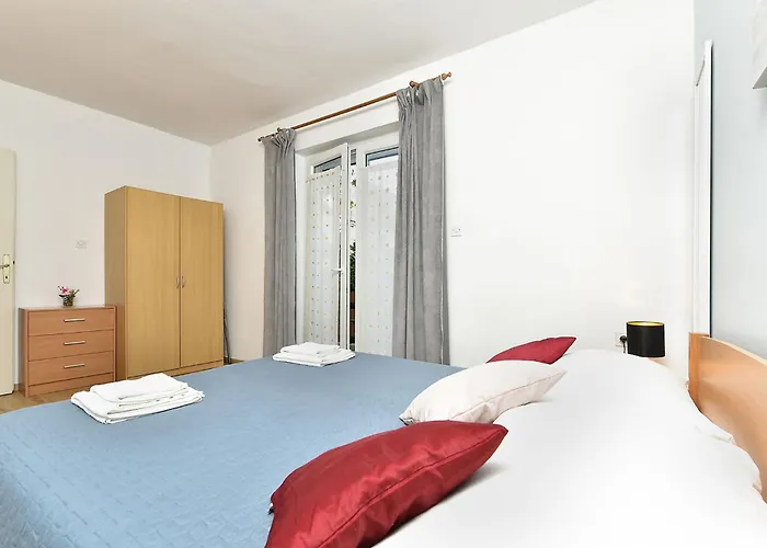 Spacious With Garden شقة بوريتش