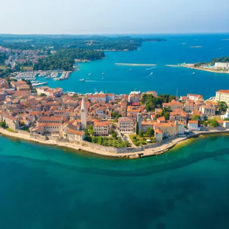 Spacious With Garden Poreč