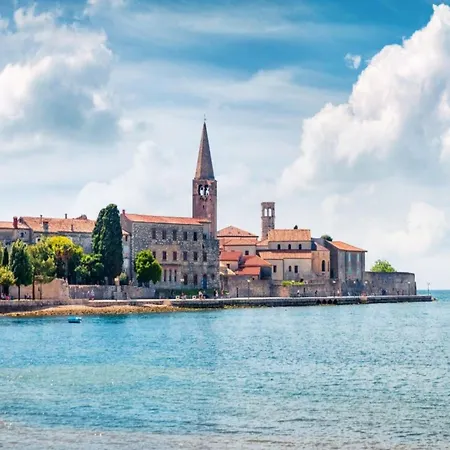 Spacious With Garden Apartman *