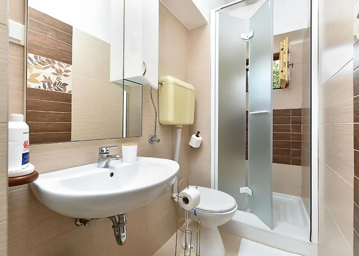 Spacious With Garden *