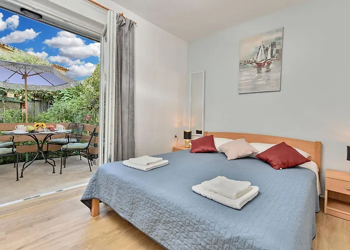 Spacious With Garden