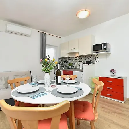 Spacious With Garden 公寓 波雷奇