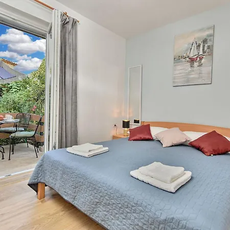 Spacious With Garden